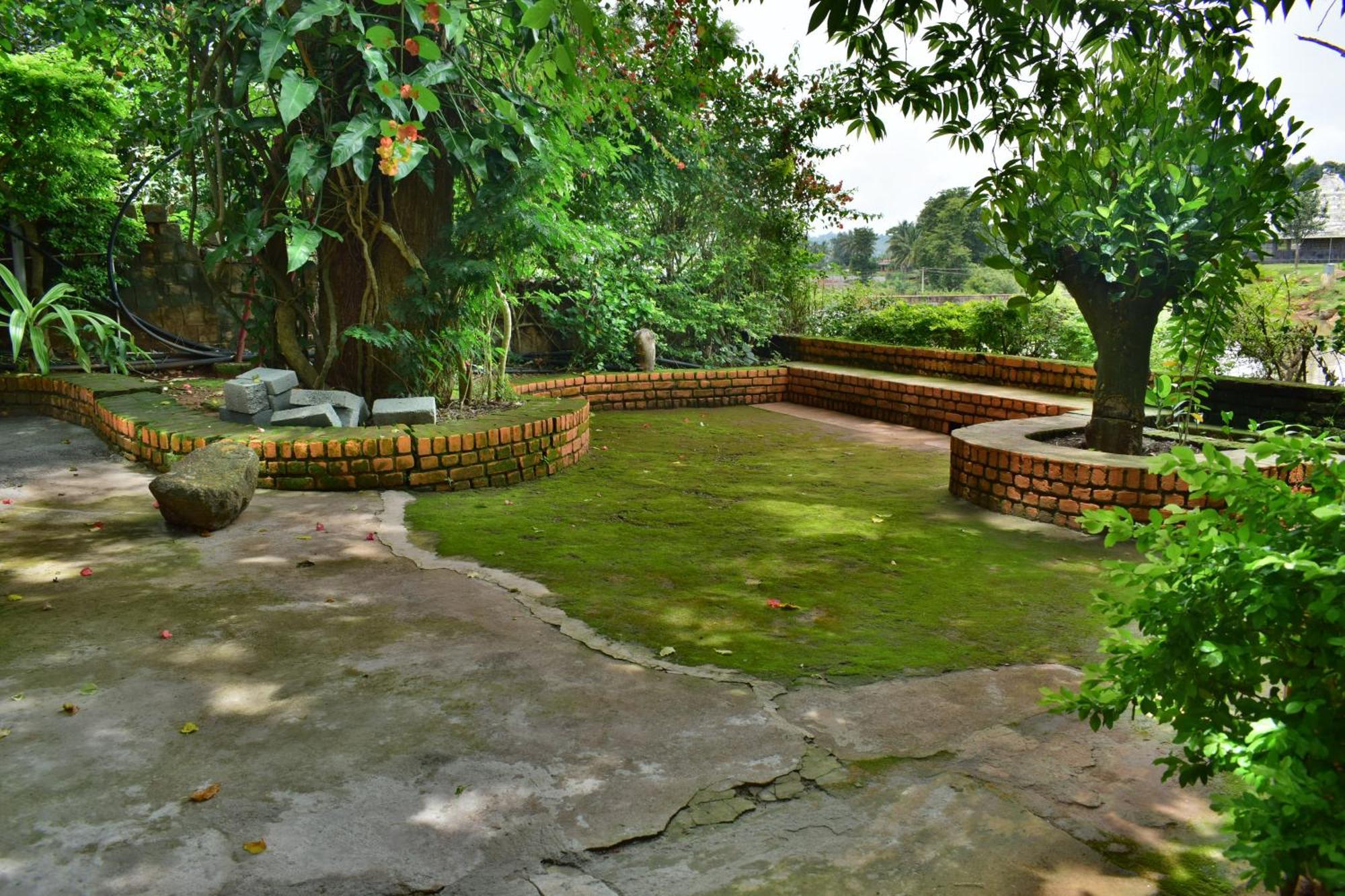Silent Waters Resorts Yelagiri Luaran gambar